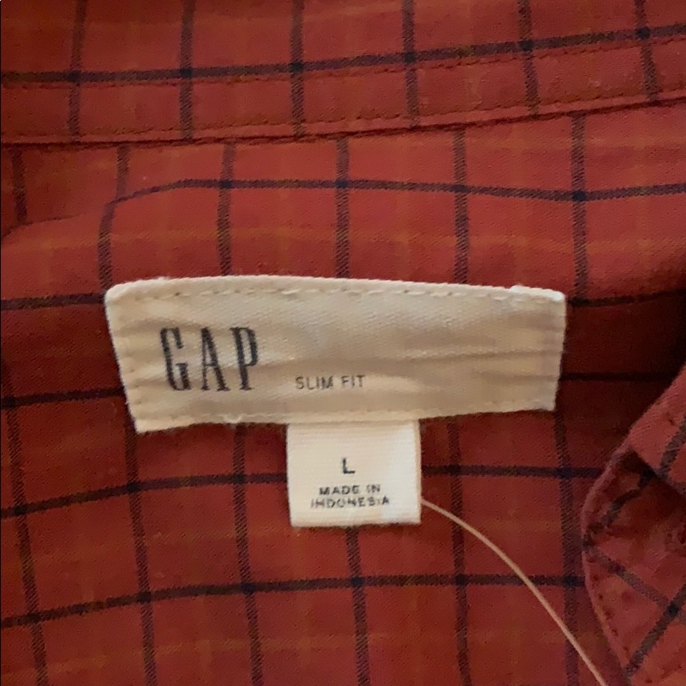 Button down - Picture 2 of 3